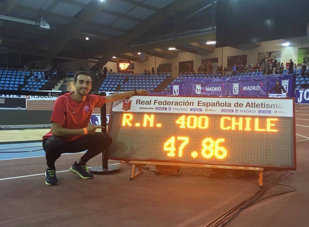 Imagen_Noticia_Nuevo_record_chileno_de_400_metros_planos_bajo_techo_Sergio_Aldea