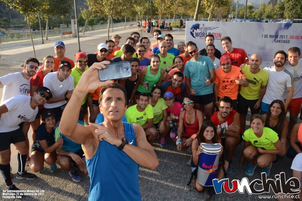 Imagen_Noticia_Omar_Aguilar_dio_el_vamos_a_los_entrenamientos_gratuitos_de_Wings_for_Life_World_Run_01