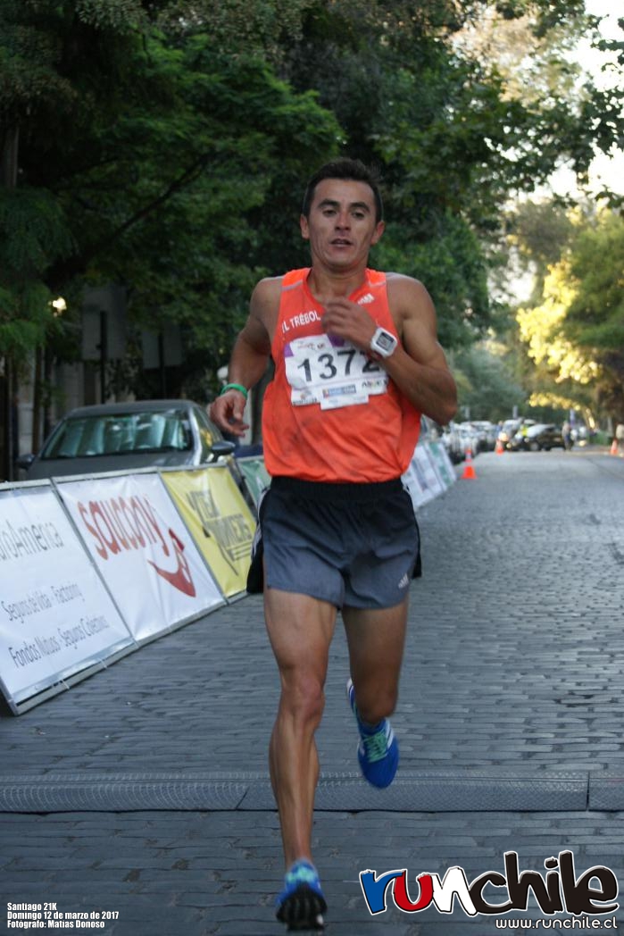 Imagen_Noticia_Santiago_21K_es_para_Patricio_Uribe_y_Clara_Morales_02