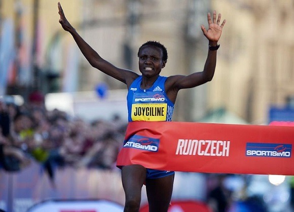 Imagen_Noticia_Nuevo_Record_en_medio_maraton_femenino